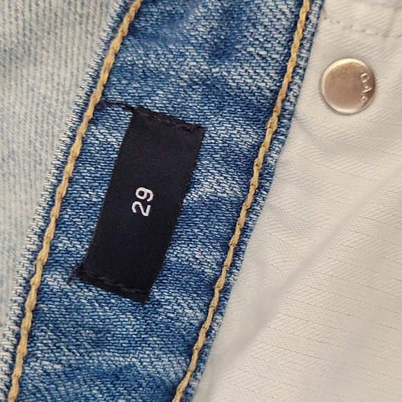 Gap Denim Distressed / faded Shorts - Picture 4 of 5